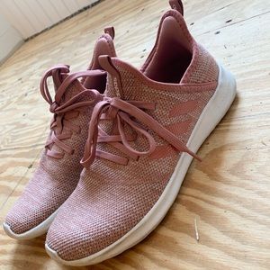Women’s adidas cloudfoam sneakers size 9